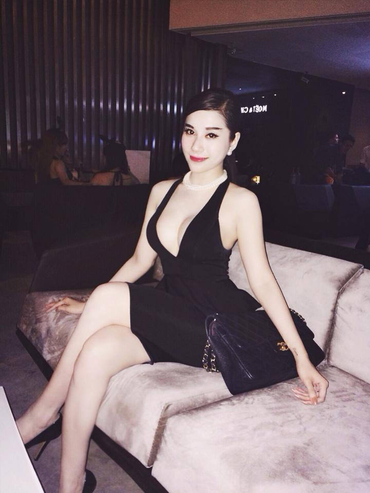 楼上的女邻居在线观看
